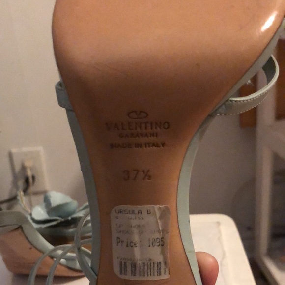 Vintage Valentino Garavani Floral Heels - Picture 6 of 6